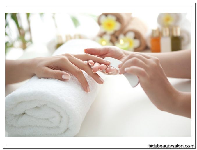 مراقبت و تقویت ناخن‌ها در سالن زیبایی هیدا بیوتی